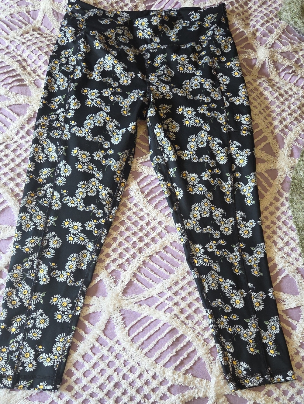Live Well Black Daisy Print Leggings L